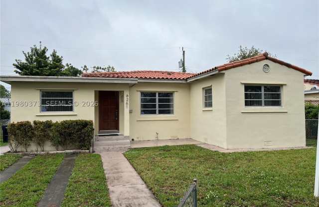 6261 NW 40th St photos photos