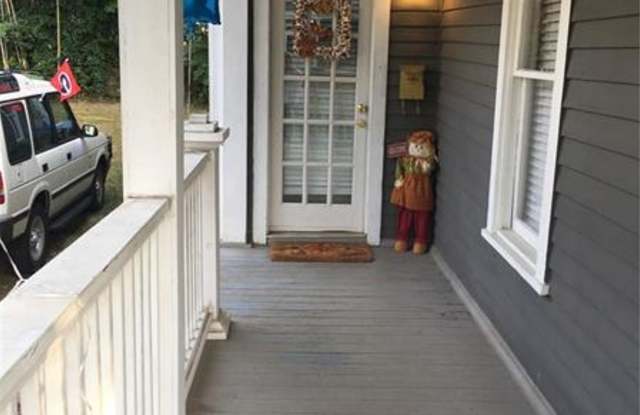 847 Lake Avenue NE Gallery 4