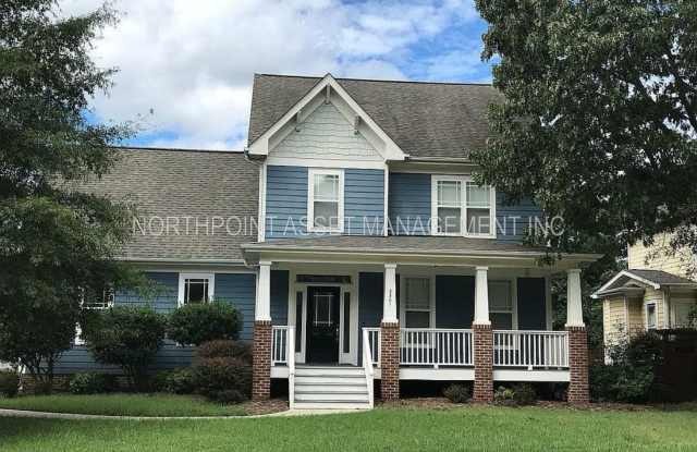 Charming Single Family Home. 4 bedroom 2.5 bath. 2 Car garage photos photos