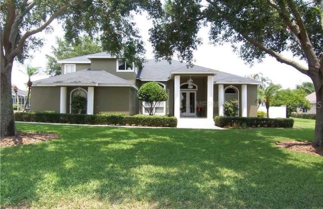 936 HAMILTON PLACE DRIVE - 936 Hamilton Place Drive, Lakeland Highlands, FL 33813
