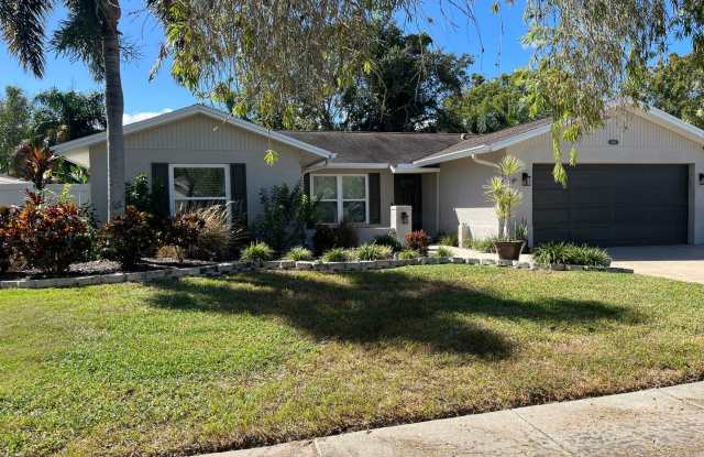 Move-In Special! Get November FREE When You Sign a 1-Year Lease! - 3017 Sarah Drive, Clearwater, FL 33759