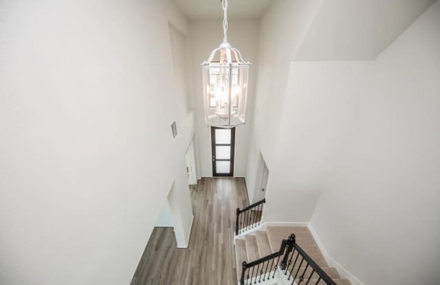 32402 Clouser Crawdad Court Gallery 4