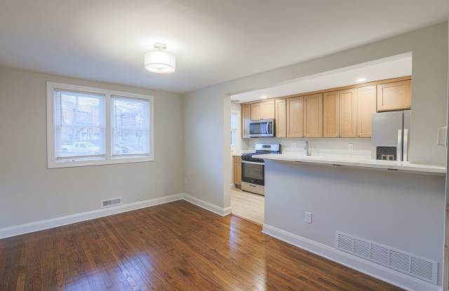 RENOVATED PARKVILLE TOWNHOME 3BR 1.5BA photos photos
