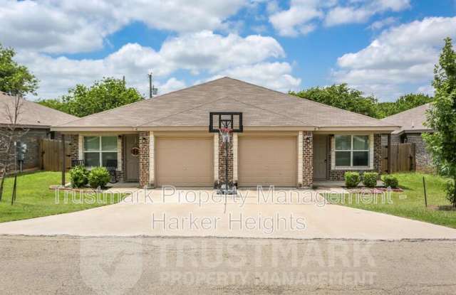 924 B Maplewood Dr photos photos