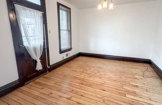 506 Locust Street Gallery 4