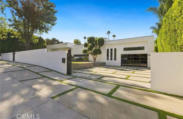20141 Wells Drive Gallery 2