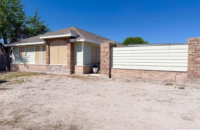 3517 S ARROYO PARK LN. unit: 2 photos photos