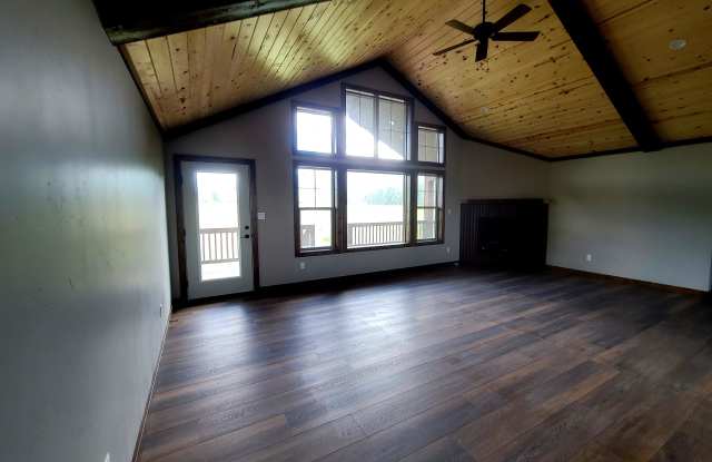 401 Alpine Drive - A Gallery 2
