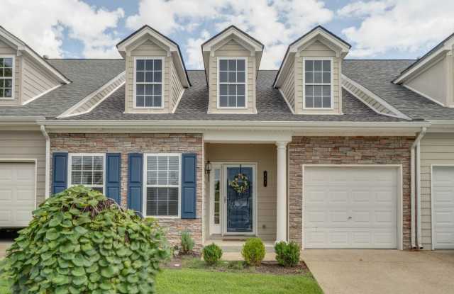 Beautiful 2-Bed, 2.5-Bath Townhouse in Harbor Village - SPECIAL OFFER - 307 Harbor Village Drive, Nashville, TN 37115