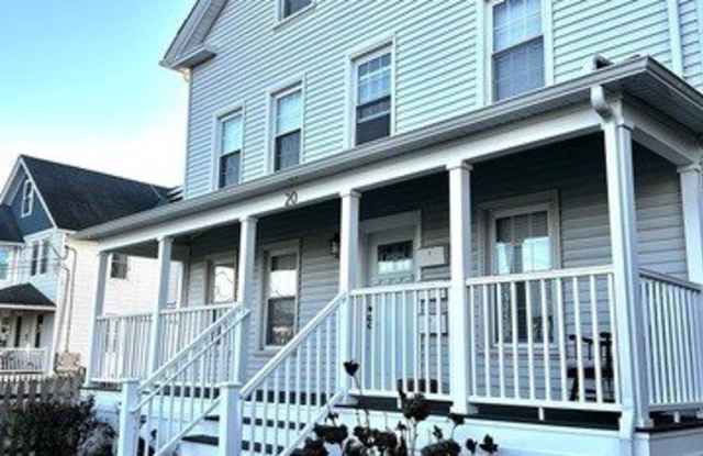 20 Jackson Avenue unit: 3 photos photos