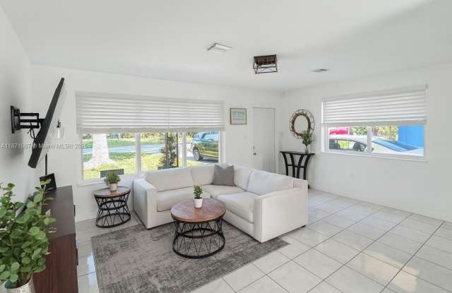 2321 Island Dr photos photos