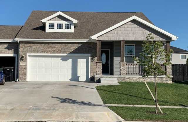 7237 Yankee Woods Drive - 7237 Yankee Woods Drive, Lincoln, NE 68516