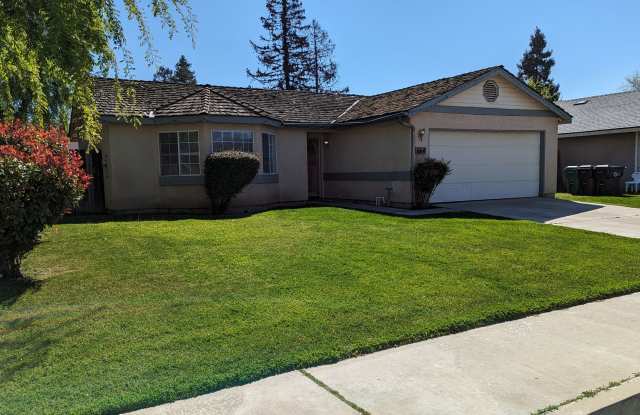 3 Bedroom 2 Bath Westside Home - 664 North Verdugo Drive, Porterville, CA 93257