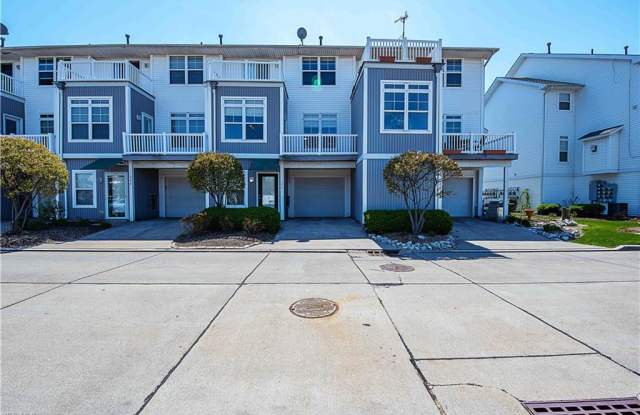 244 East Marina Gallery 3