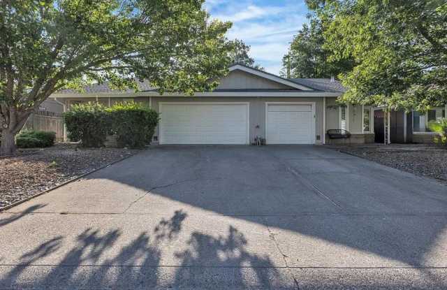 Beautiful 3/2 duplex in Citrus Heights! - 6930 Trovita Way, Citrus Heights, CA 95610