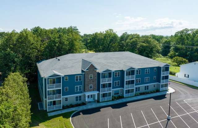 2 bed, 2 bath independent senior living (55+ years of age) heat, hot water, & electricity included Gallery 3