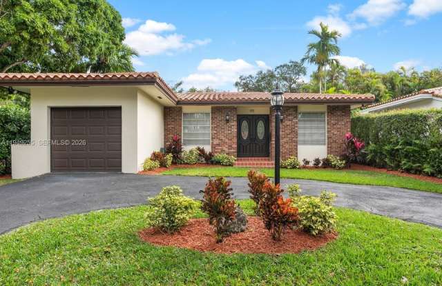 911 Pizarro St photos photos