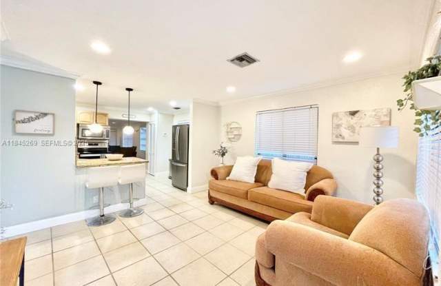 1010 North 31st Court Gallery 2