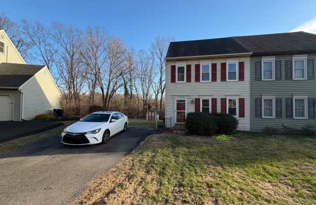 Quiet Neighborhood Updated 3BR Townhouse in Lancaster photos photos