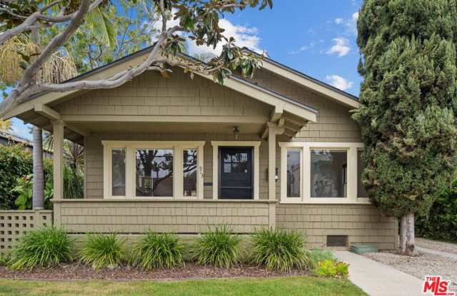 913 Venezia Ave - 913 Venezia Avenue, Los Angeles, CA 90291 913 Venezia Ave - 913 Venezia Avenue, Los Angeles, CA 90291