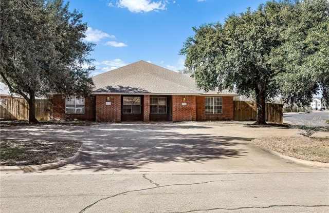 2000 Legacy Lane - 2000 Legacy Lane, College Station, TX 77840