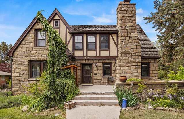 4 Bedroom, 3.5 Bathroom Home - Located near Sky Lakes and Oregon Tech! photos photos