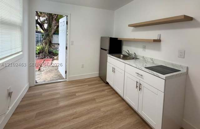 3013 NW Flagler Ter Gallery 2