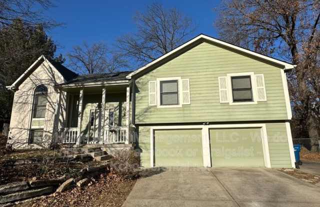 9802 NW 72nd Terrace - 9802 Northwest 72nd Terrace, Weatherby Lake, MO 64152