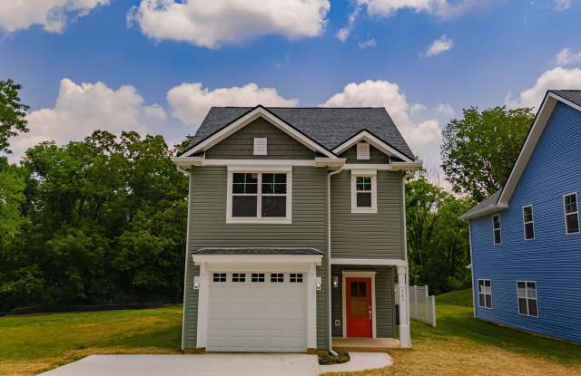 Maryville 37801 - 3 bedroom 2.5 bath - call Jeanna Penton 865-740-8482 photos photos