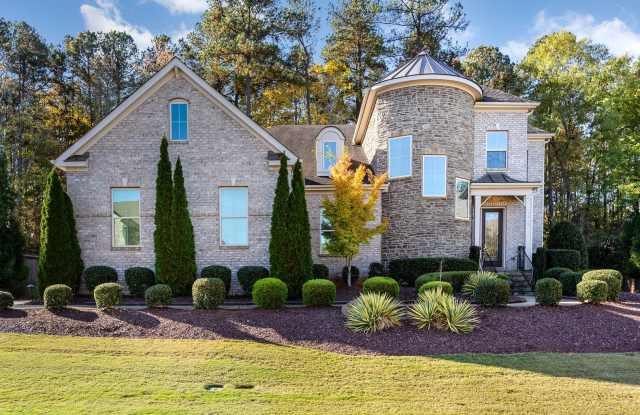 Stunning 5-Bedroom, 5-Bathroom Home with Chef's Kitchen and Luxurious Features photos photos Stunning 5-Bedroom, 5-Bathroom Home with Chef's Kitchen and Luxurious Features photos photos
