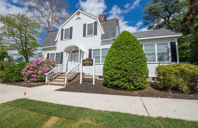 16 Northridge Street - 16 Northridge Street, Huntington Station, NY 11746