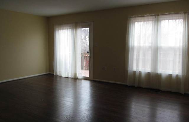 5720 LOFTHILL COURT Gallery 4