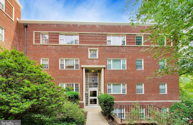1322 FORT MYER Drive Gallery 2