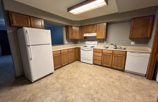 413 W Zeller Gallery 2