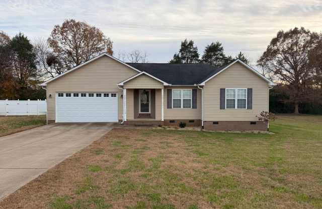 Statesville - Scotts Creek - 3BD/ 2BA - 110 Nathaniel Gracie Drive, Iredell County, NC 28625