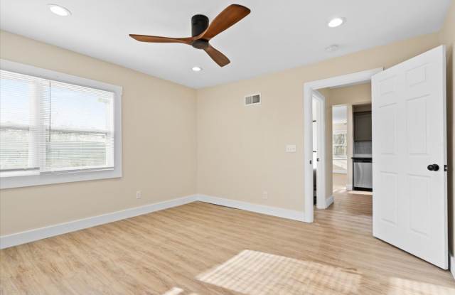 621 Chestnut Street - East Gallery 4