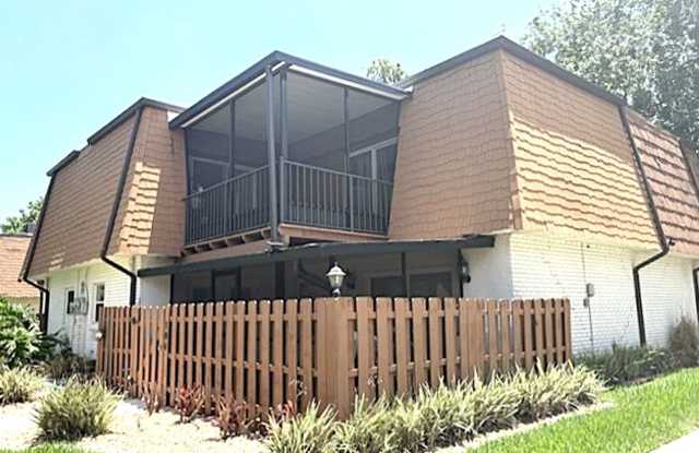 Adorable 2 Bedroom Townhome in Port Orange! Gallery 3