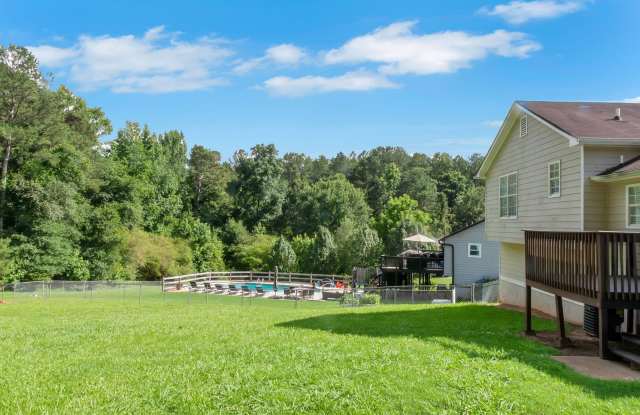 Lovely 3 Bed Room With 2 Baths, Gated Home Gallery 4