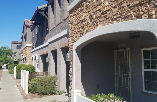 2361 E HUNTINGTON Drive - 2361 East Huntington Drive, Phoenix, AZ 85040