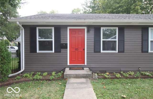 85 W Ash Street - 85 West Ash Street, Zionsville, IN 46077