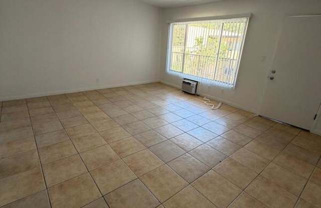 1818 West Sumac Lane Gallery 2