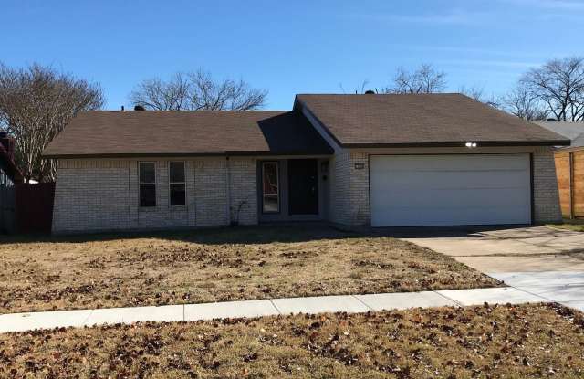 526 Stroud Ln - 526 Stroud Lane, Garland, TX 75043