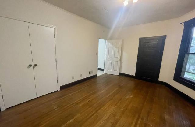403 N. Indiana Gallery 4