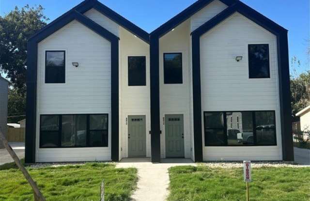 812 E Mitchell Street - 812 East Mitchell Street, Waco, TX 76704