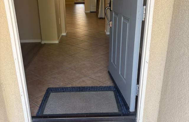 3 bedroom, 2.5 bath Home located in the Gated College Lane Community in Redlands, CA Gallery 3