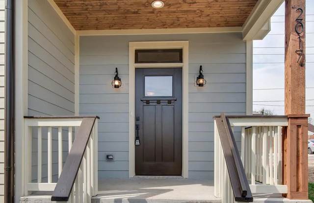 3 Bed/2.5 Bath-Modern Home-Minutes from Downtown photos photos