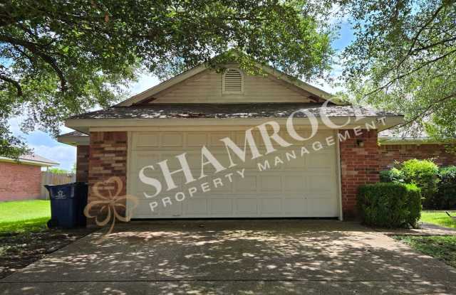 3/2 Duplex near Hewitt Park Gallery 1