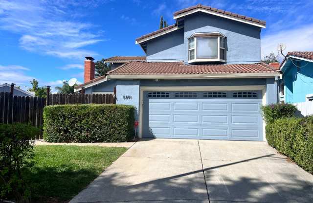 Spacious 4 Bedroom 2.5 Bath Home with a Large Fenced Yard and Patio photos photos Spacious 4 Bedroom 2.5 Bath Home with a Large Fenced Yard and Patio photos photos