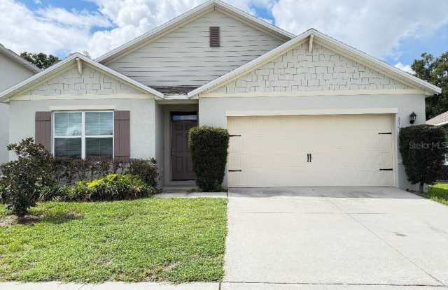3741 CRIMSON CLOVER Drive Gallery 1