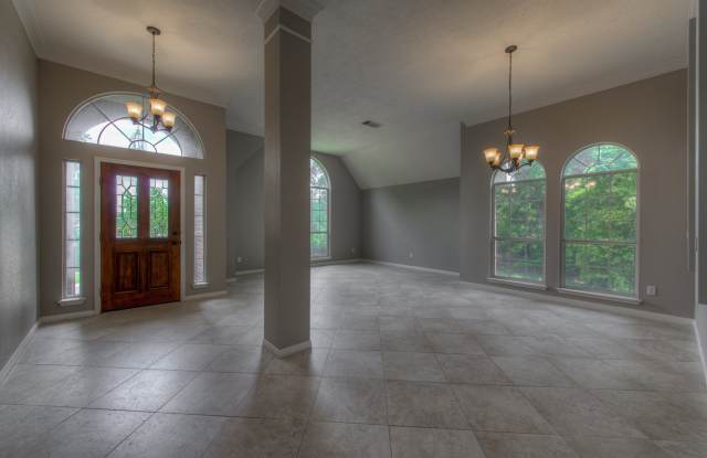 Beautiful 1 story home with a private yard - Great Hills and Arboretum! - 10701 Raining Oak Cove, Austin, TX 78759